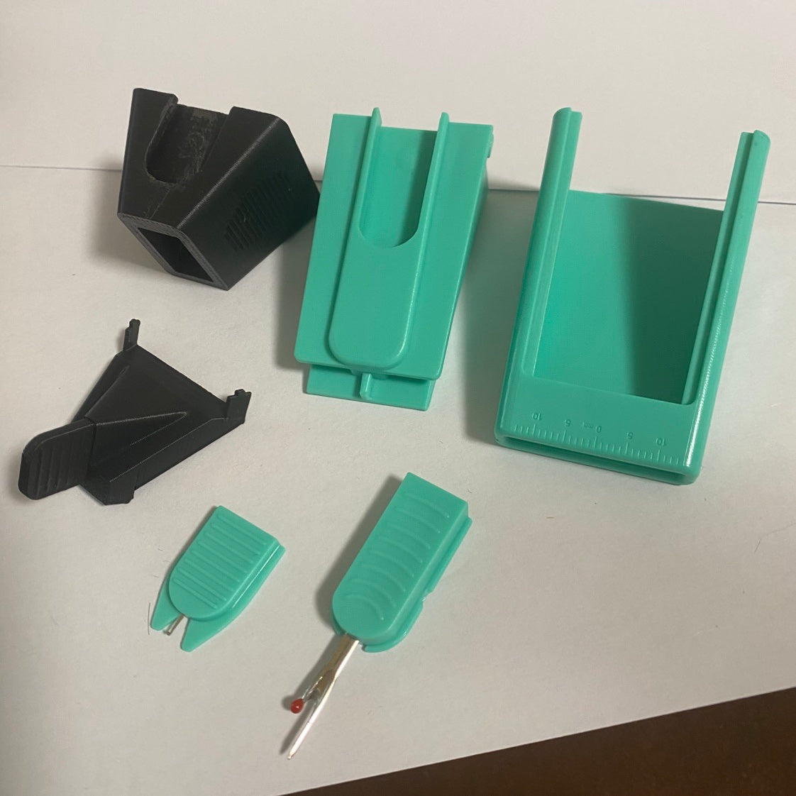 TOOVREN Fabric Tube Maker with Needle Threader and Seam Ripper Patented Design